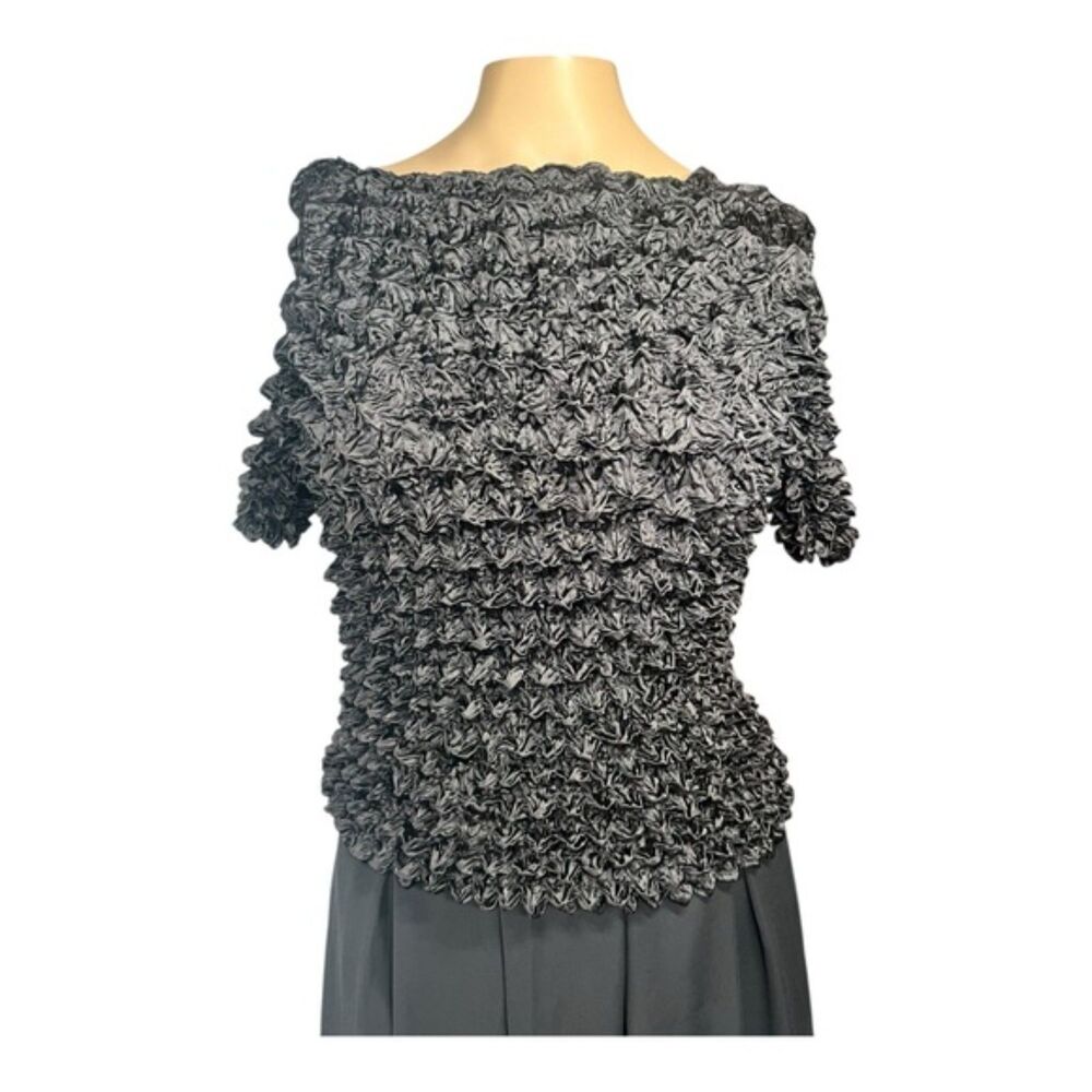 90s Black Crinkle Accordion Pleat Blouse – One Size